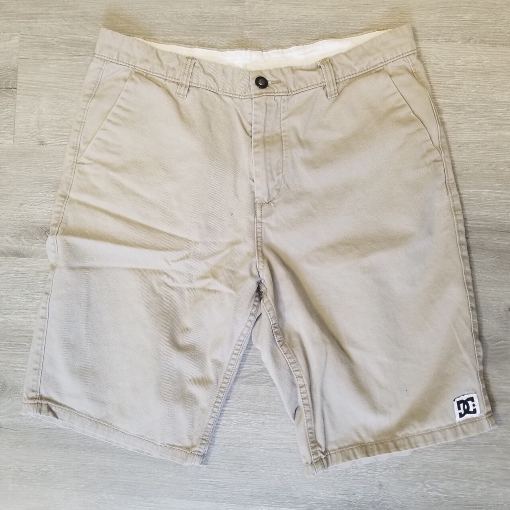 Mens DC flat front khaki shorts